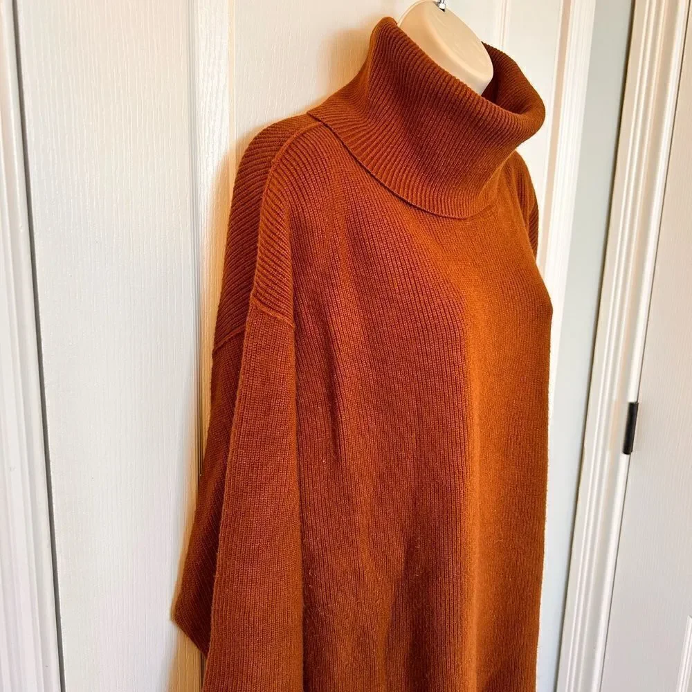 Free People Burnt Orange Softly Structured Oversized Sweater! ❤️